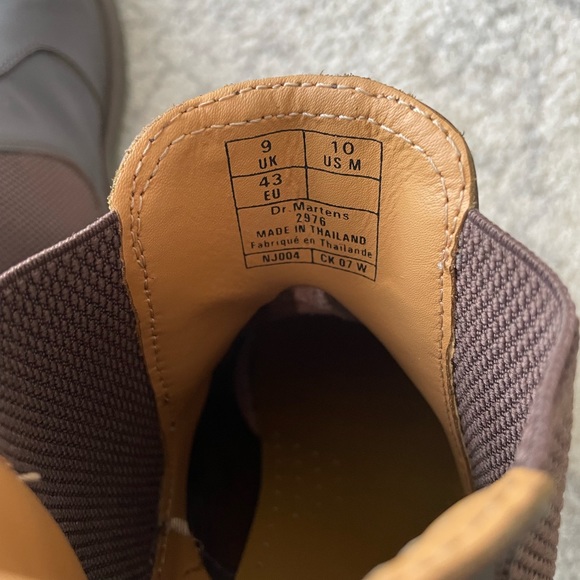 Dr. Martens 2976 Crazy Horse Leather Chelsea Boots - Picture 3 of 7